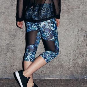 Dear Kate Capri leggings with mesh - NEW